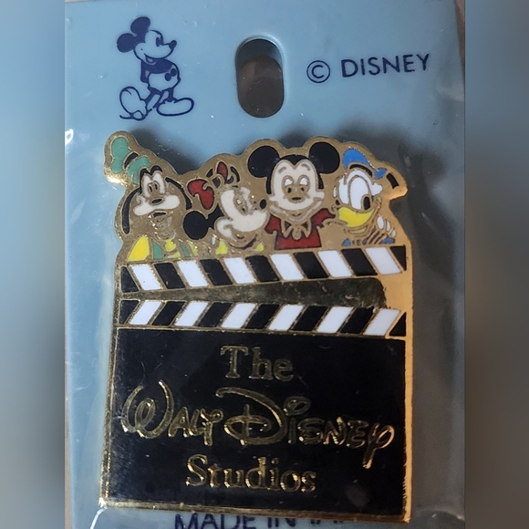 Disney Studios Character Trading Pin. New In Orginal Upopened Packaging. 80's - Picture 1 of 1